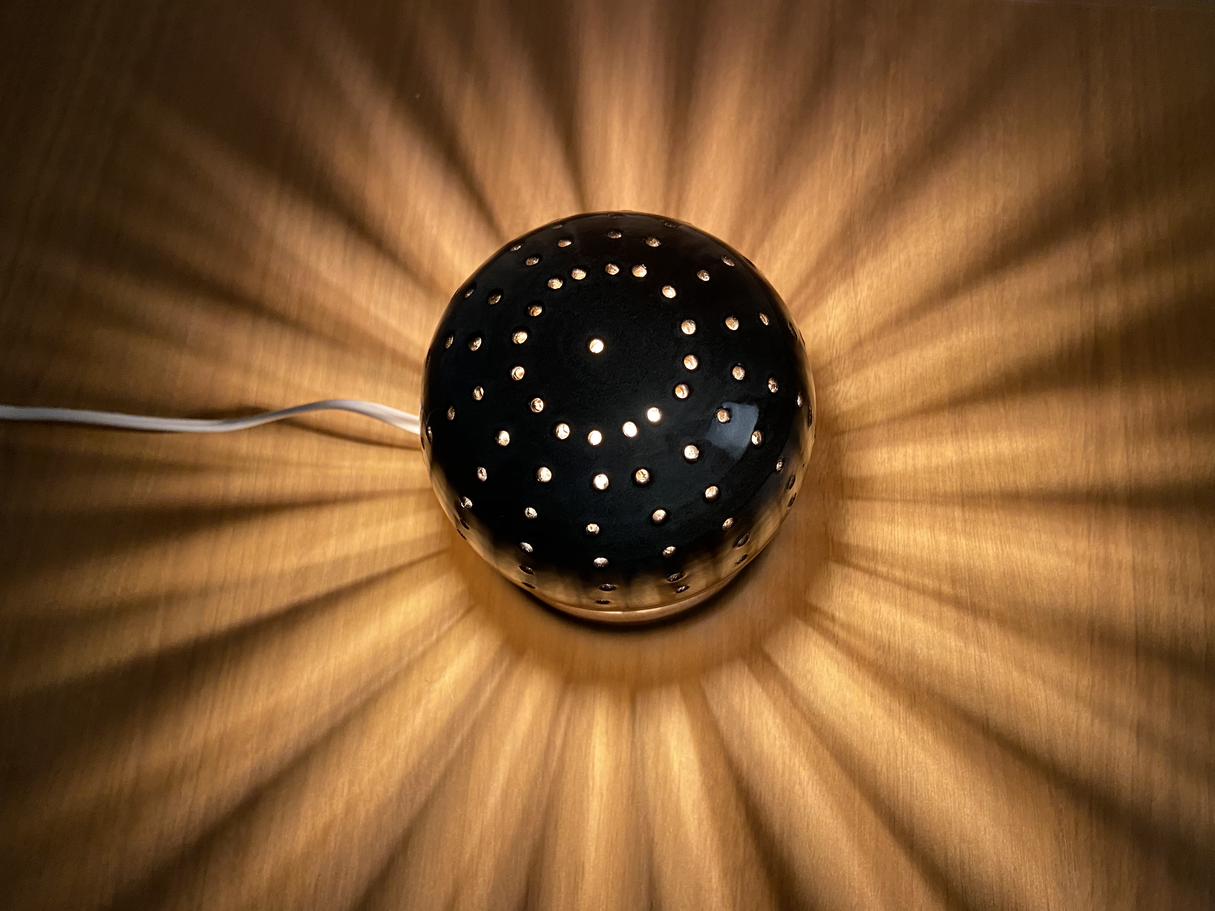 [№5226-0257]幻の須佐唐津焼　窯元製作陶器ランプ　黒　ストレート　電球色LED