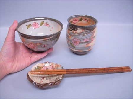 [№5226-0088]萩焼　ごはん茶碗　湯吞　箸置きセット（さくら）
